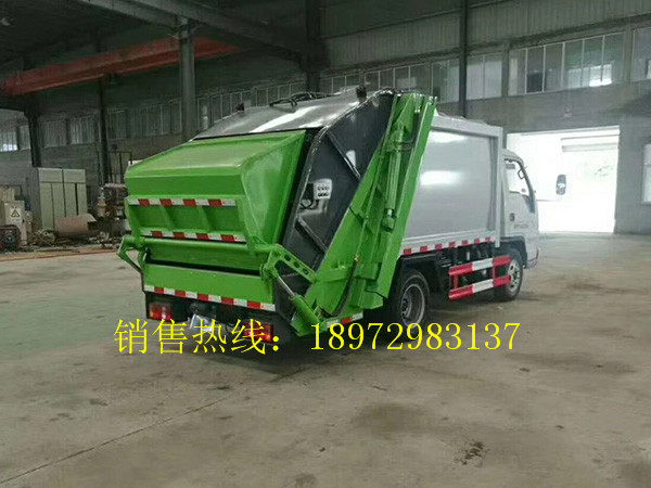 福田4方压缩式垃圾车