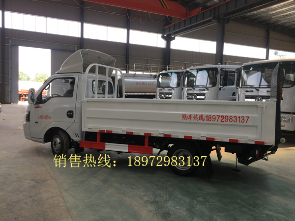 东风途逸桶装垃圾运输车