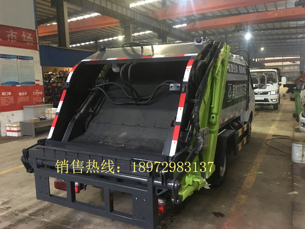国六东风途逸蓝牌压缩式垃圾车
